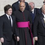 El presidente de Argentina, Javier Milei, en el funeral del papa Francisco.